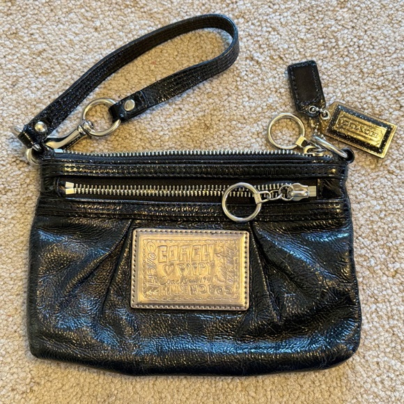 Coach Poppy Wristlet - Picture 1 of 6